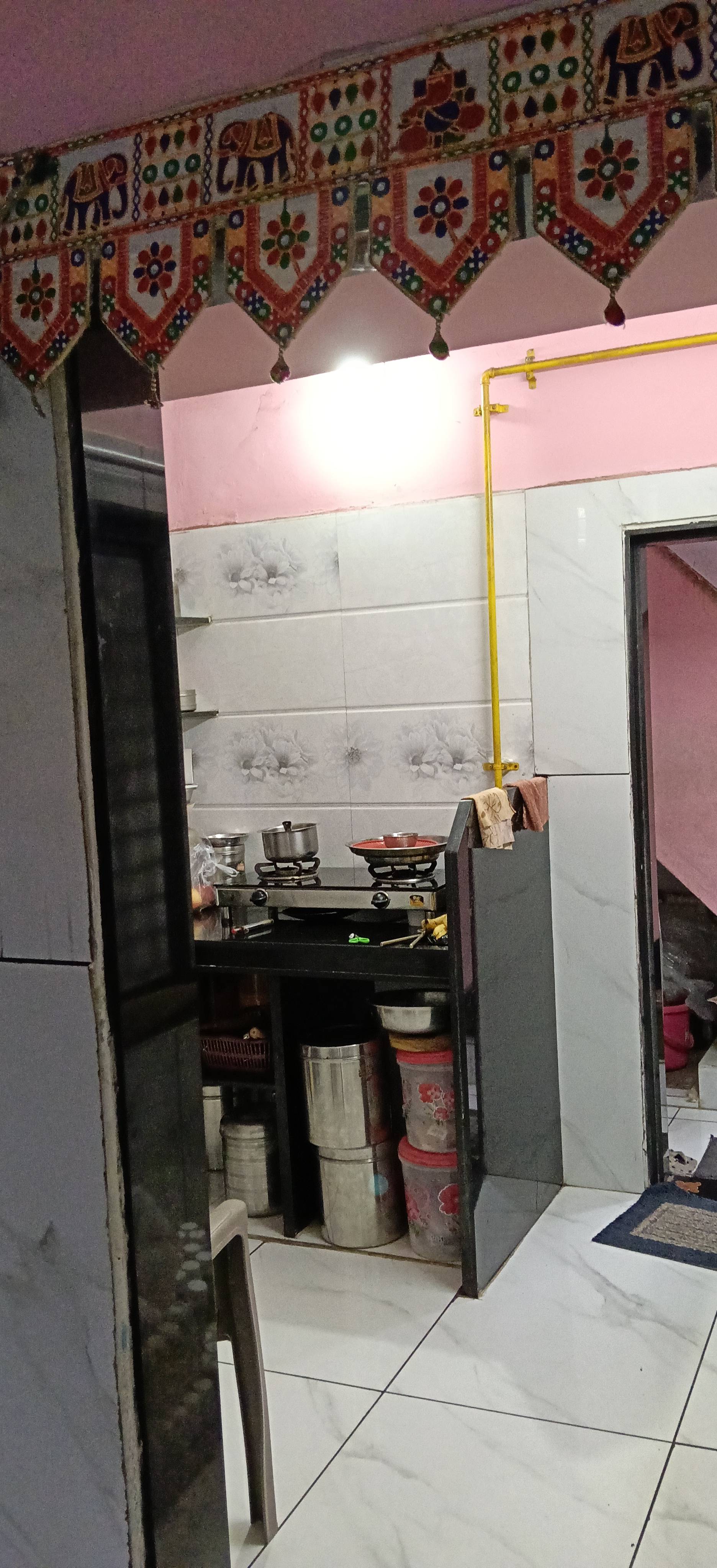 Tiny mini kitchen with piyu